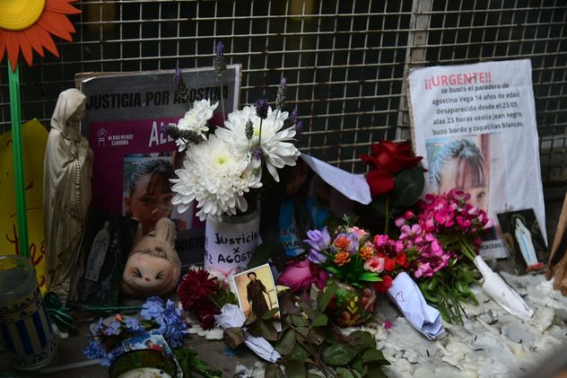 Altar que están armando los allegados de Agostina.