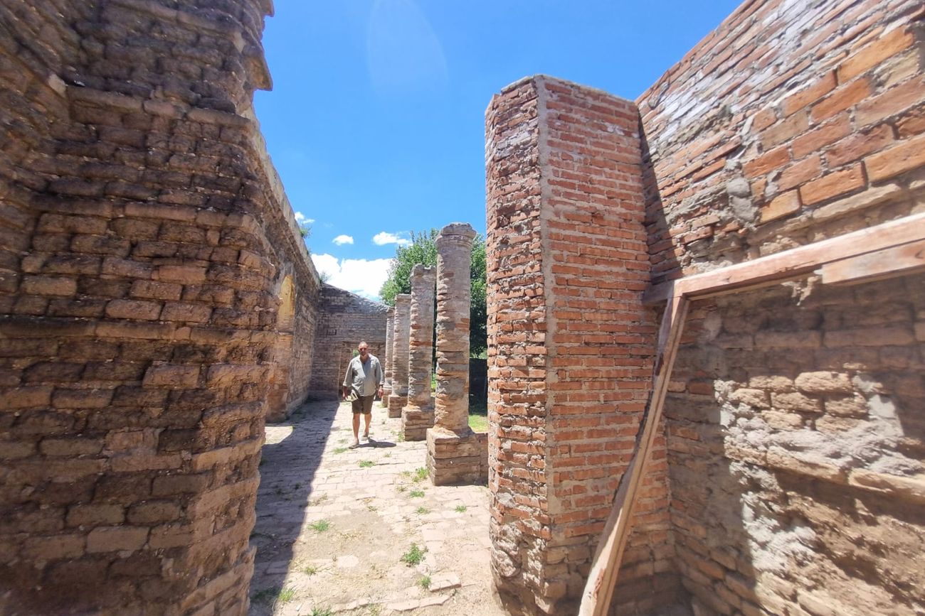Lo que queda de la vieja casa de estancia, de alto valor histótico, en Panaholma. La historia de Brochero se suma ahí.  