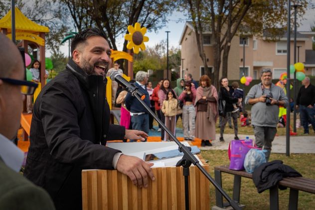El intendente Ezequiel Lemos encabezó el acto de inauguración acompañado por vecinos e integrantes del equipo técnico de la Municipalidad de Río Ceballos.