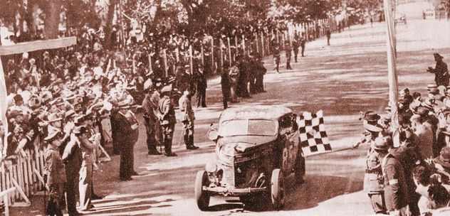 El primer triunfo de un cordobés en el TC fue en 1938 y le valió a Jesús Ricardo Risatti, convertirse en el primer Campeón Argentino de Turismo Carretera. 