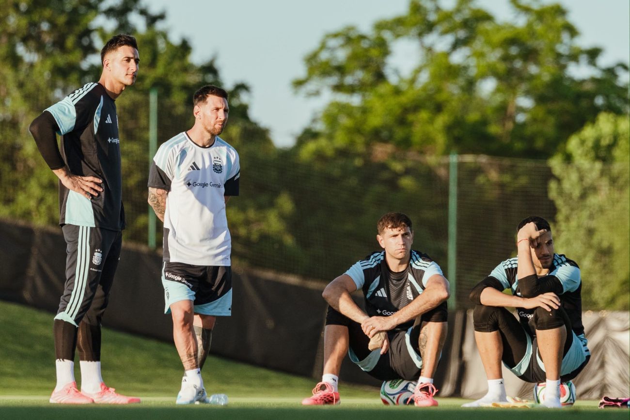 Con Messi a la cabeza, la selección argentina, en Kansas.