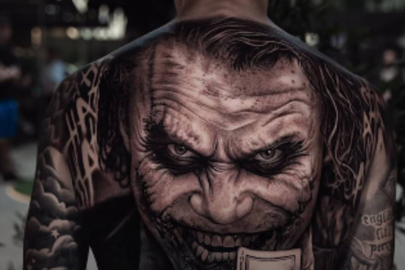 Garnacho y un tremendo tatuaje.