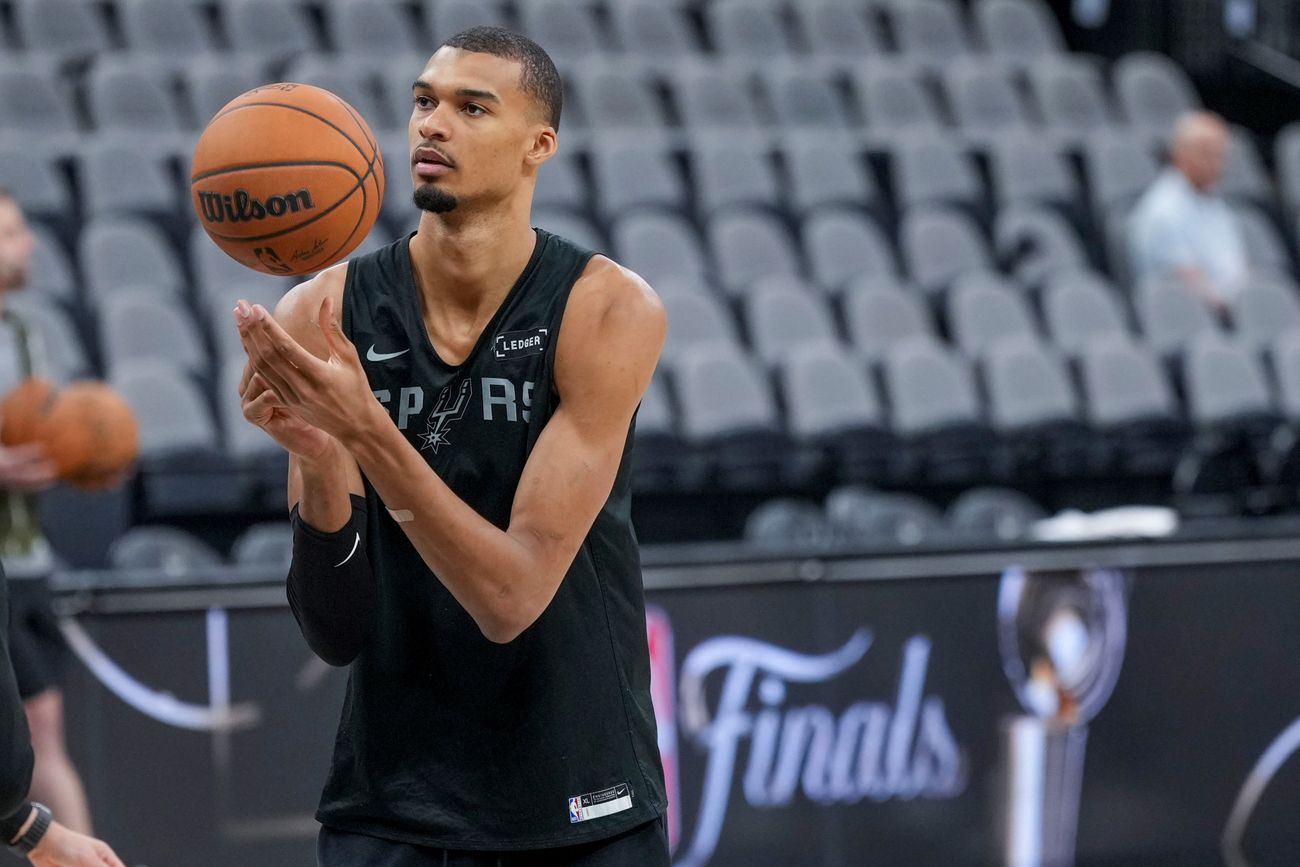 San Antonio Spurs, con francés Victor Wembanyama, arranca como favorito en la final de la NBA ante New York Knicks. (AP)