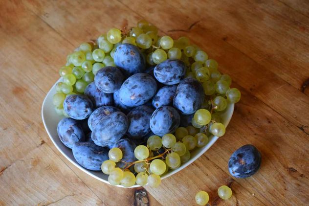 El consumo de uvas puede aumentar la resistencia de la piel a la radiación UV en aproximadamente un 30-50% de la población estudiada.