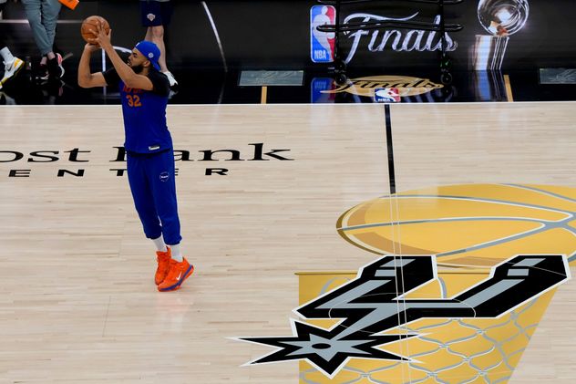 Karl-Anthony Towns, de New York Knicksy raíces latinas, en la final de la NBA.
