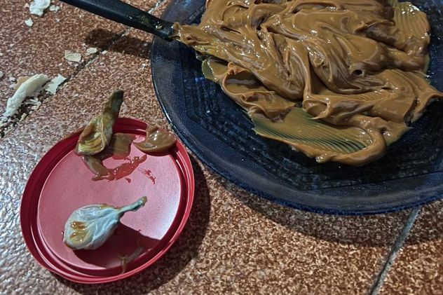 “Les traje el postre”: detuvieron a una mujer que intentaba ingresar cocaína en un pote de dulce de leche
