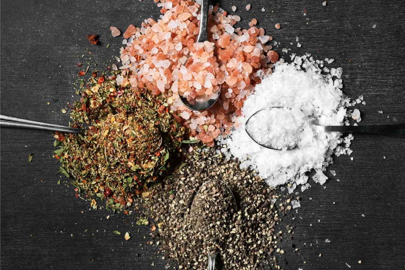 Con el paso del tiempo y la influencia culinaria internacional, cada vez hay más variedades de sal disponibles. 