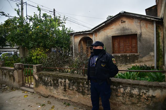 Operativo policial en la casa de la mamá de Claudio Barrelier.