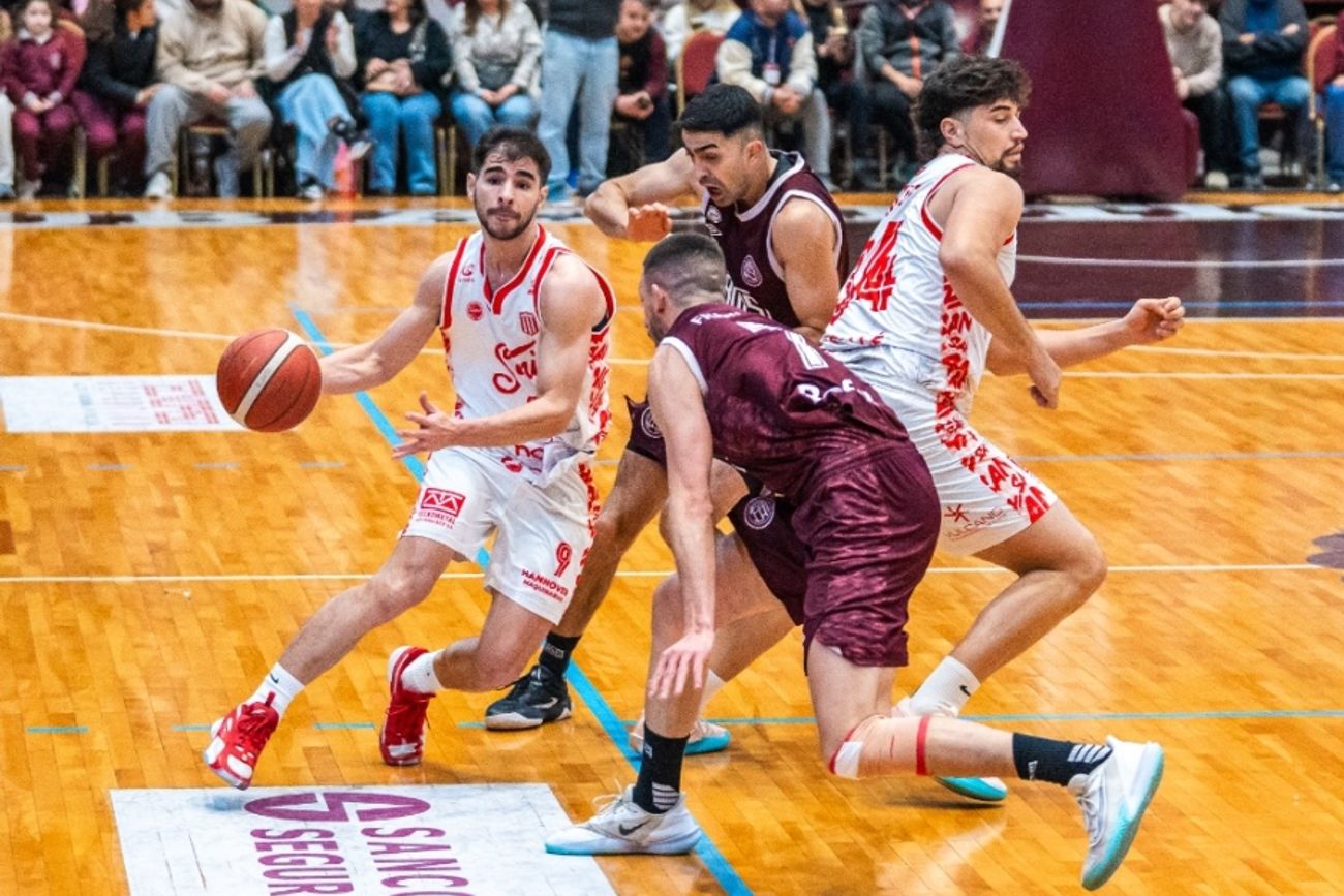 San Isidro necesita más del base Nahuel Buchaillot para ganarle a Lanús. (Prensa Lanús)