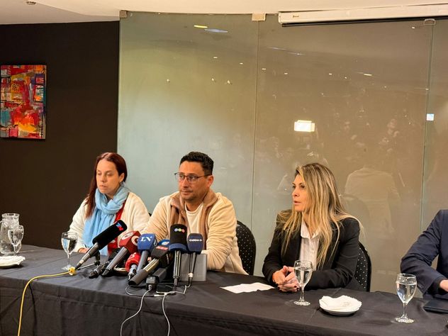El padre de Agostina, Gabriel Vega, en conferencia de prensa este martes.