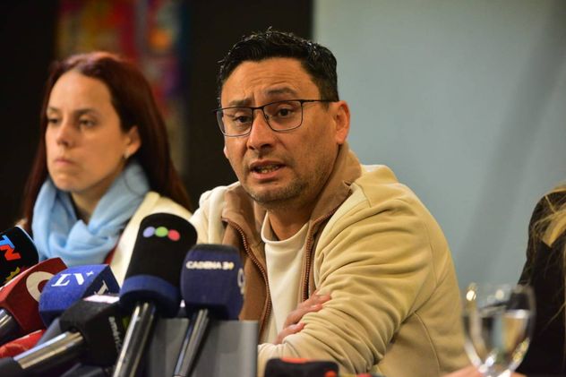 Femicidio. Gabriel Vega, el papá de Agostina, en conferencia de prensa este martes 2 de junio. 