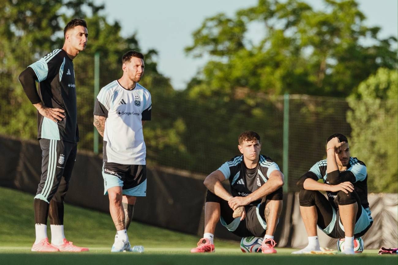 La selección se prepara para el debut mundialista.