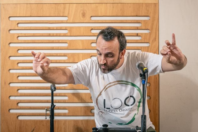 José López, mentor y director del proyecto que actualmente integran 28 músicos y en el que cada uno es protagonista.