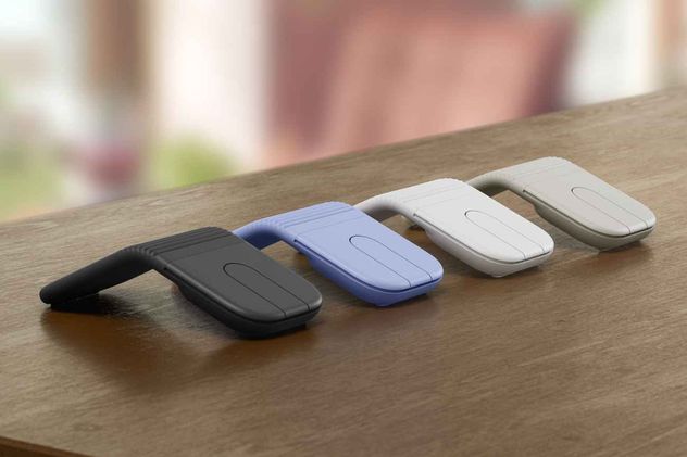 Logitech lanzó un mouse plegable que cabe en el bolsillo y apunta a quienes trabajan en movimiento.
