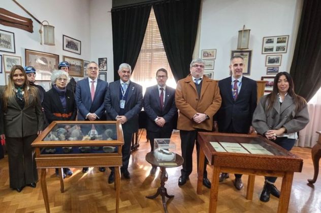 Argentina devolvió a Perú 36 piezas arqueológicas y documentales recuperadas del tráfico ilícito
