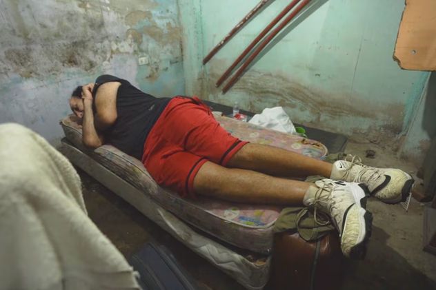 Sergio Gómez, el hombre más alto de Argentina, atraviesa problemas de salud y empleo.