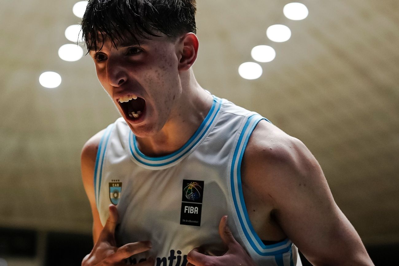 El cordobés Santiago Pettinaroli convirtió el doble de la victoria de la selección argentina en el clásico ante Brasil. (Prensa CAB)