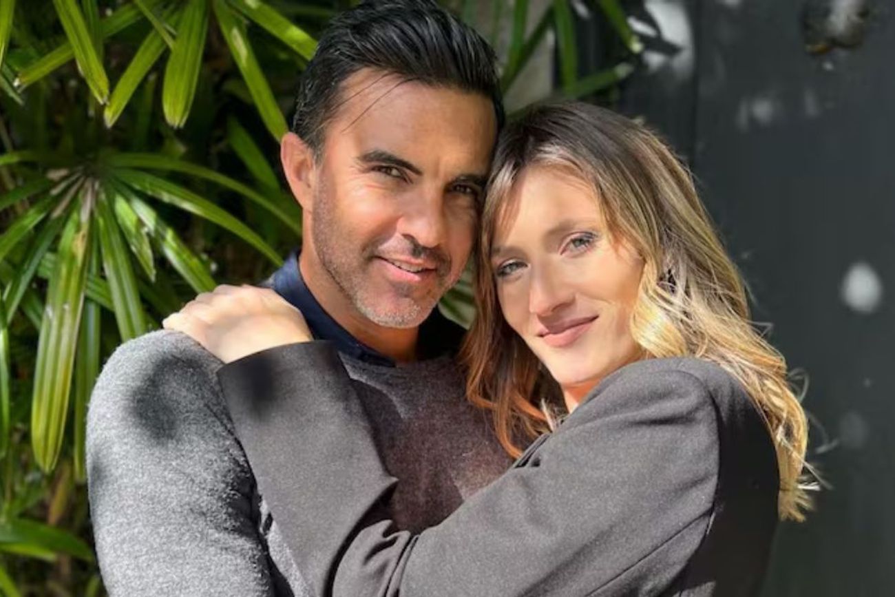 Mica Viciconte compartió imágenes de la remodelación de su living comedor, un espacio donde predominan los tonos neutros, el diseño contemporáneo y los materiales cálidos.