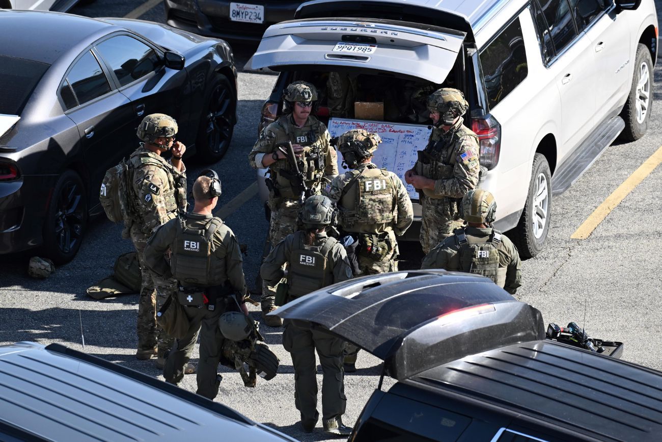 EE.UU.: el FBI abatió a un "hombre bomba" que tomó rehenes y se atrincheró por más de 12 horas en un banco