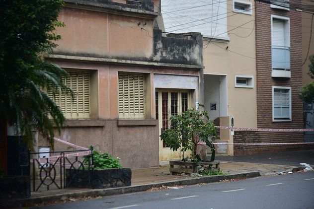 Realizan otro allanamiento en la casa de Barrelier por el femicidio de Agostina.