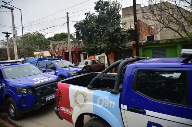 Una  persona sacó una escopeta recortada e hirió al menos dos personas en barrio Avellaneda. 