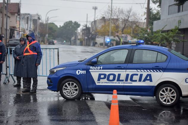 Trasladan los restos de Agostina para el velorio y la familia pidió privacidad.