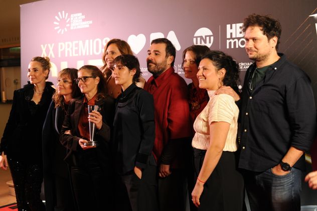 El equipo de "Belén", ganadora del premio a Mejor Película de Ficción.