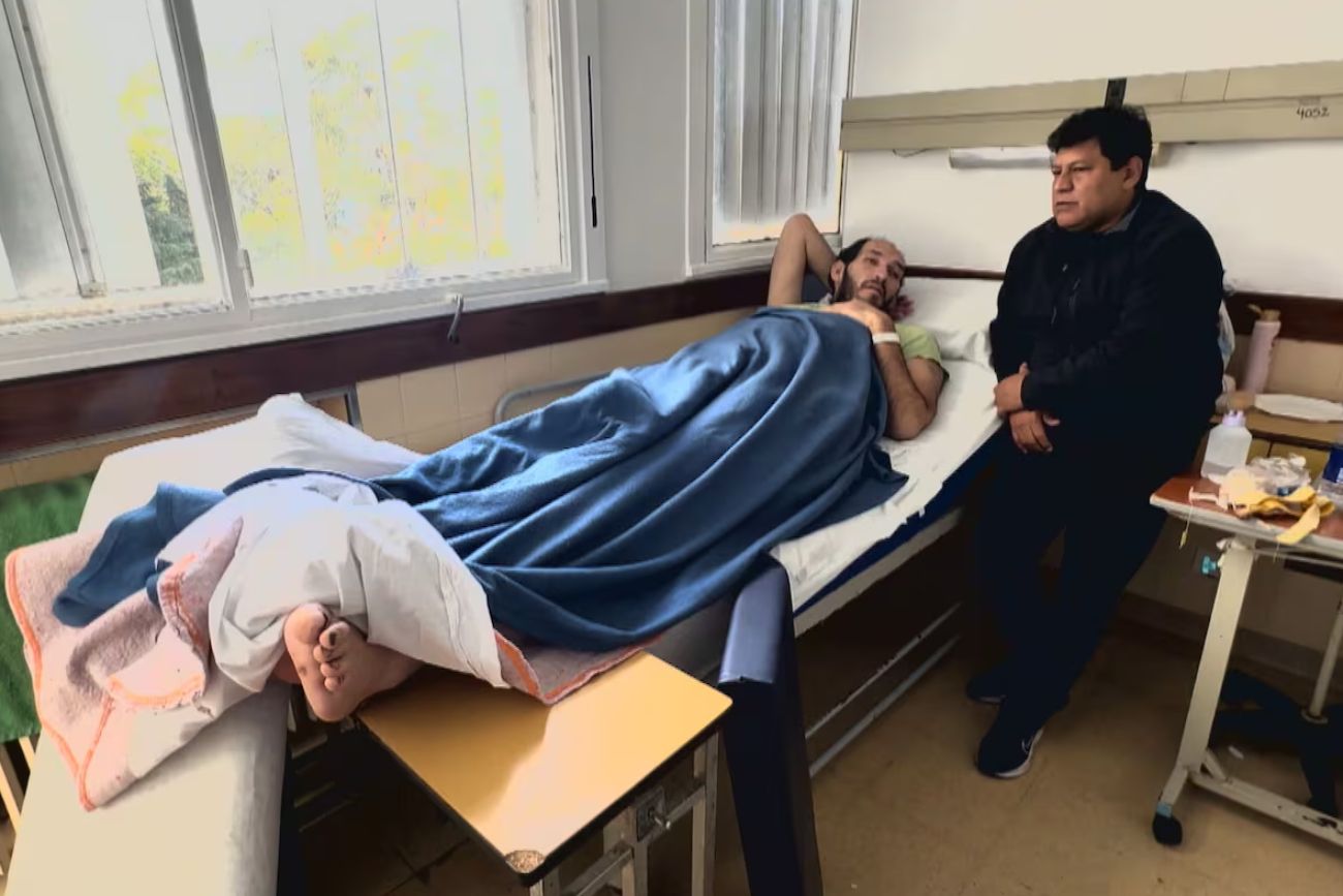 Sergio Gómez, el hombre más alto de Argentina, atraviesa problemas de salud y empleo.