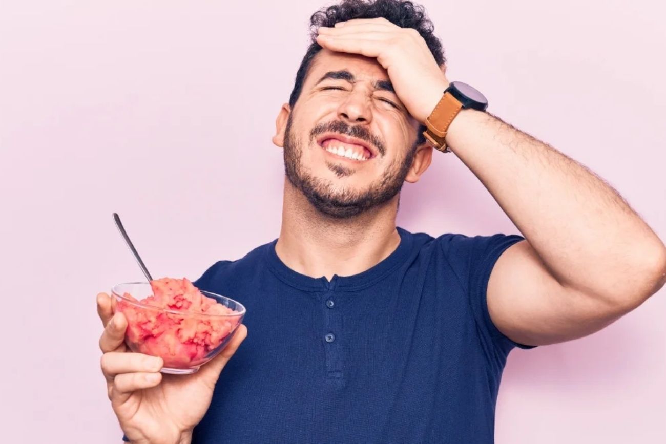 Por qué algunas personas sufren dolor de cabeza al comer helado, según una investigación.