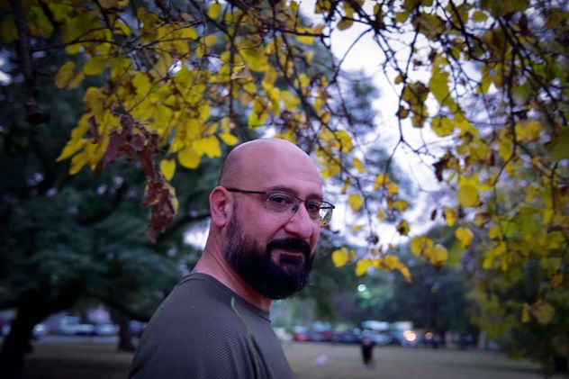 Ariel Tropea (45) reconoce la "falta de continuidad" a la hora de conocer gente.