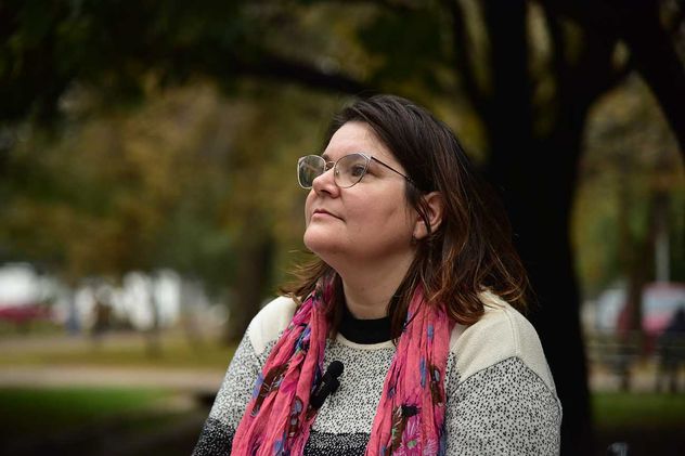 Mónica Polenta (45) participa de eventos para conocer personas y cuenta las dificultades del proceso.