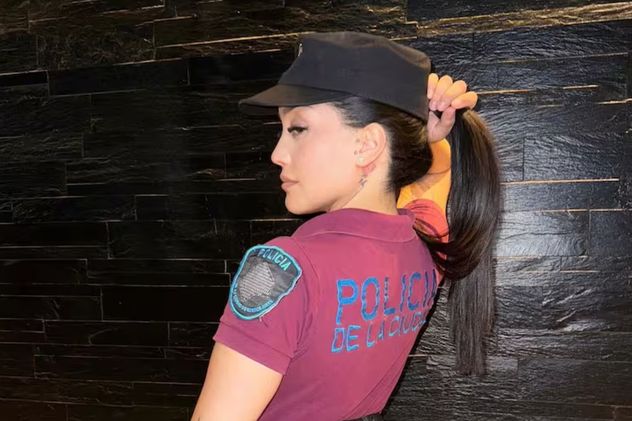Detuvieron con drogas y armas en su poder a Nicole Verón, la expolicía que grabó contenido erótico con su uniforme puesto.