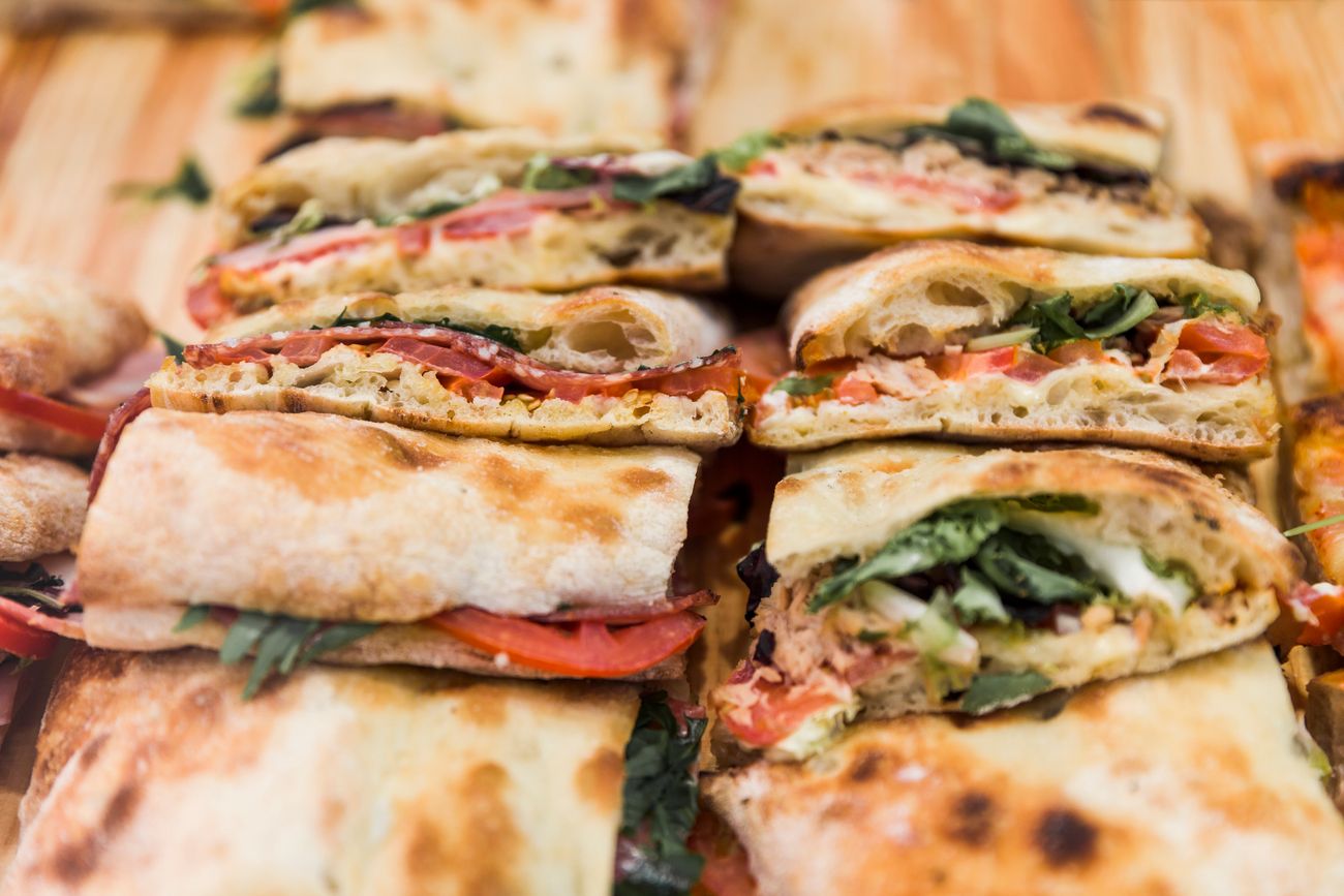 No es pizza, no es sándwich: qué es el panuozzo y cómo hacerlo en casa.