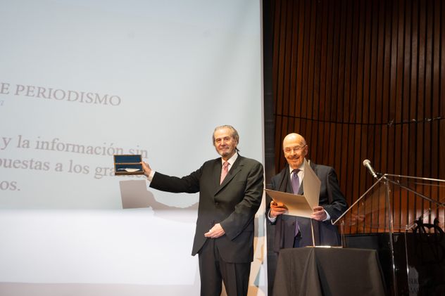 Juan Carlos Maqueda recibió la Pluma de Honor.