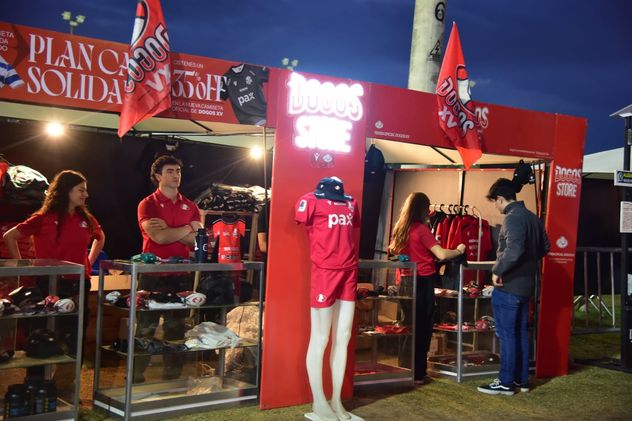 Los Dogos y su fan fest.