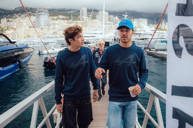 Colapinto y Gasly llegando al Principado.