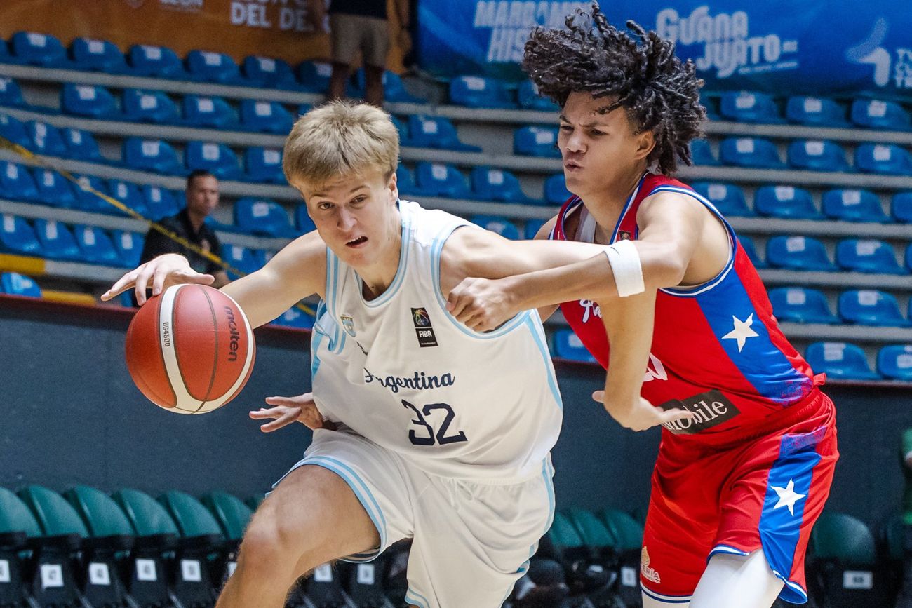 La selección argentina ante Puerto Rico en la AmeriCup U18.