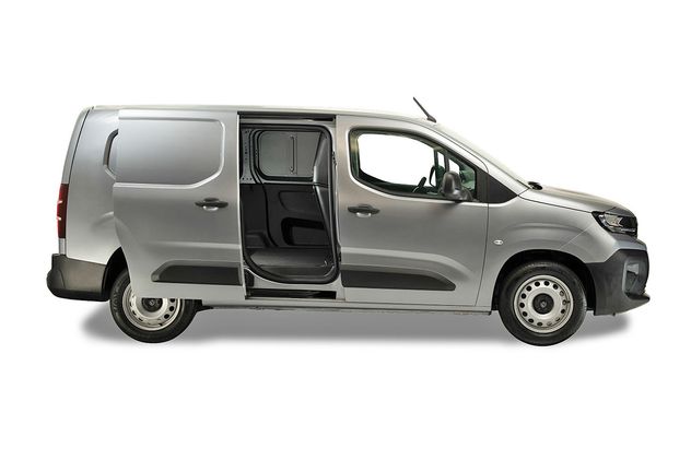 El motor es HDi 1.6 turbo diésel de 92 CV y 230 Nm, con caja manual de cinco velocidades y tracción delantera. Utiliza combustible diésel de Grado 3.