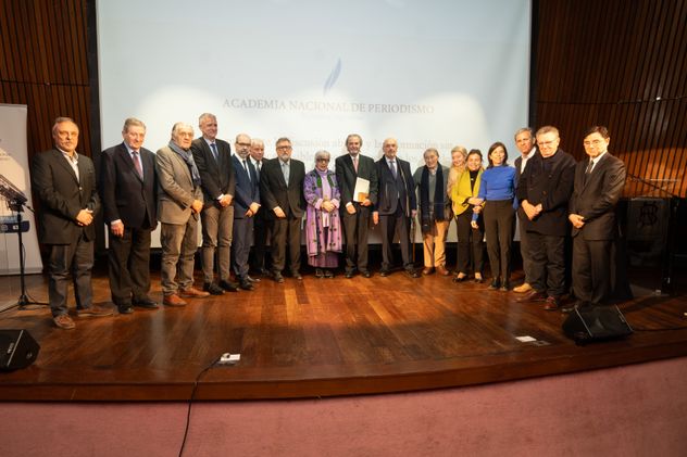 Juan Carlos Maqueda recibió la Pluma de Honor.