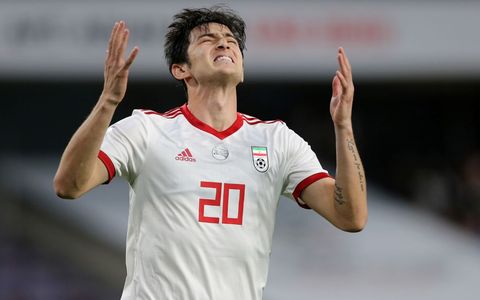Sardar Azmoun fue bajado del Mundial por Irán.