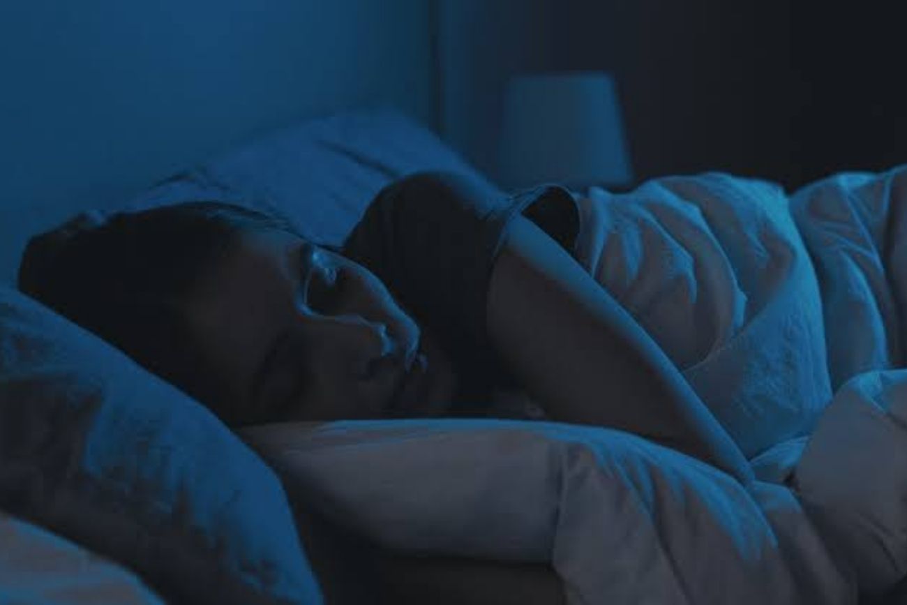 Qué relación existe entre los recuerdos negativos y los despertares nocturnos.
