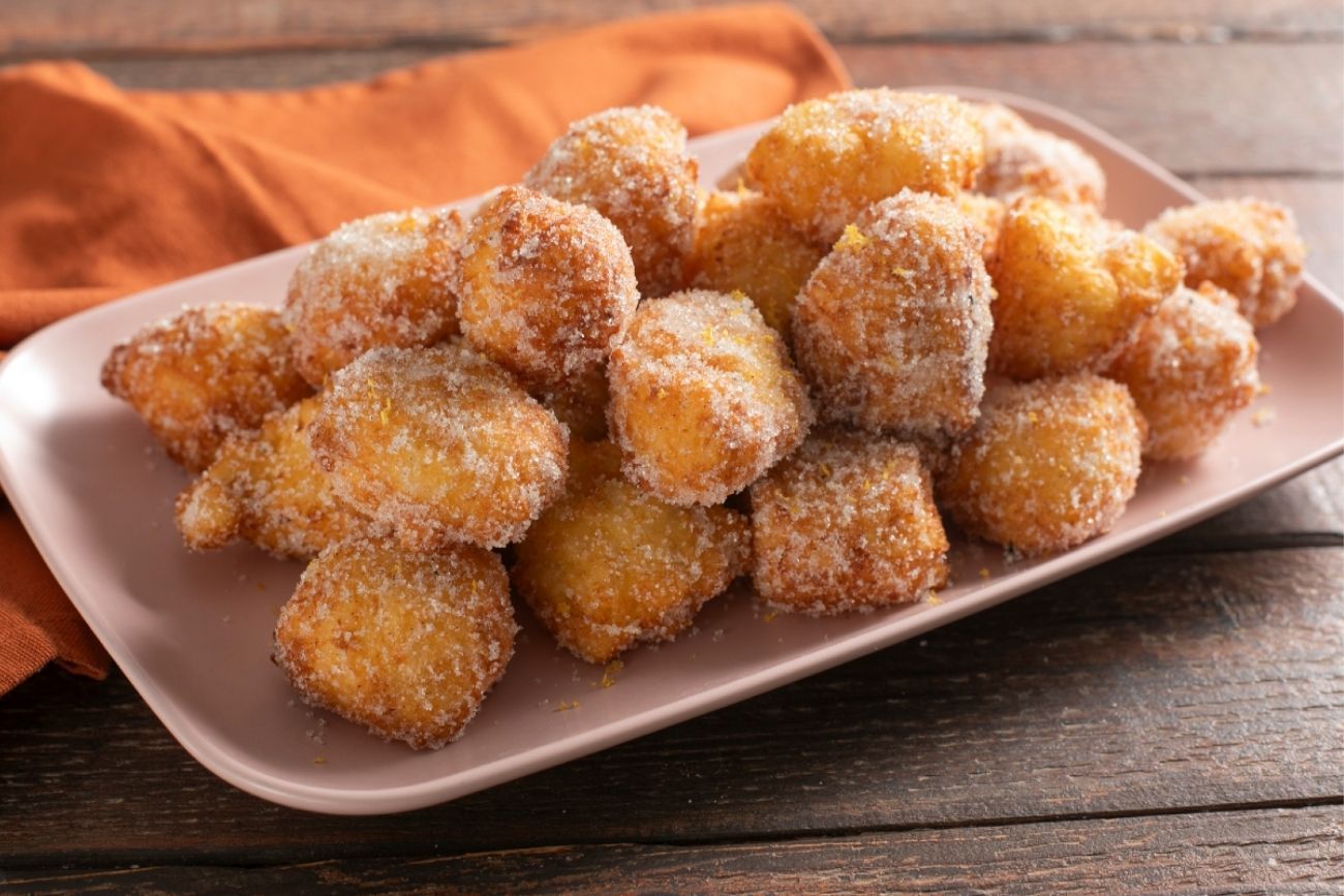 Cómo hacer buñuelos de arroz crocantes sin freír: receta económica y rendidora.
