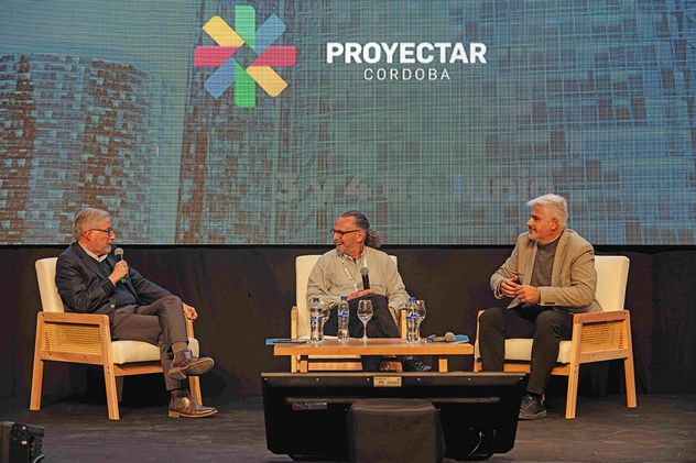 Con la moderación de Rogelio Moroni, CEO de Ceduc, Diego Peralta y Gustavo Rebord hablaron sobre acceso a la vivienda y flexibilización del crédito.
