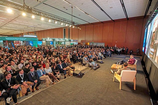 Beltrán Briones vinculó el crecimiento del negocio inmobiliario con la comunicación digital y presentó un nuevo instrumento para pequeños inversores.