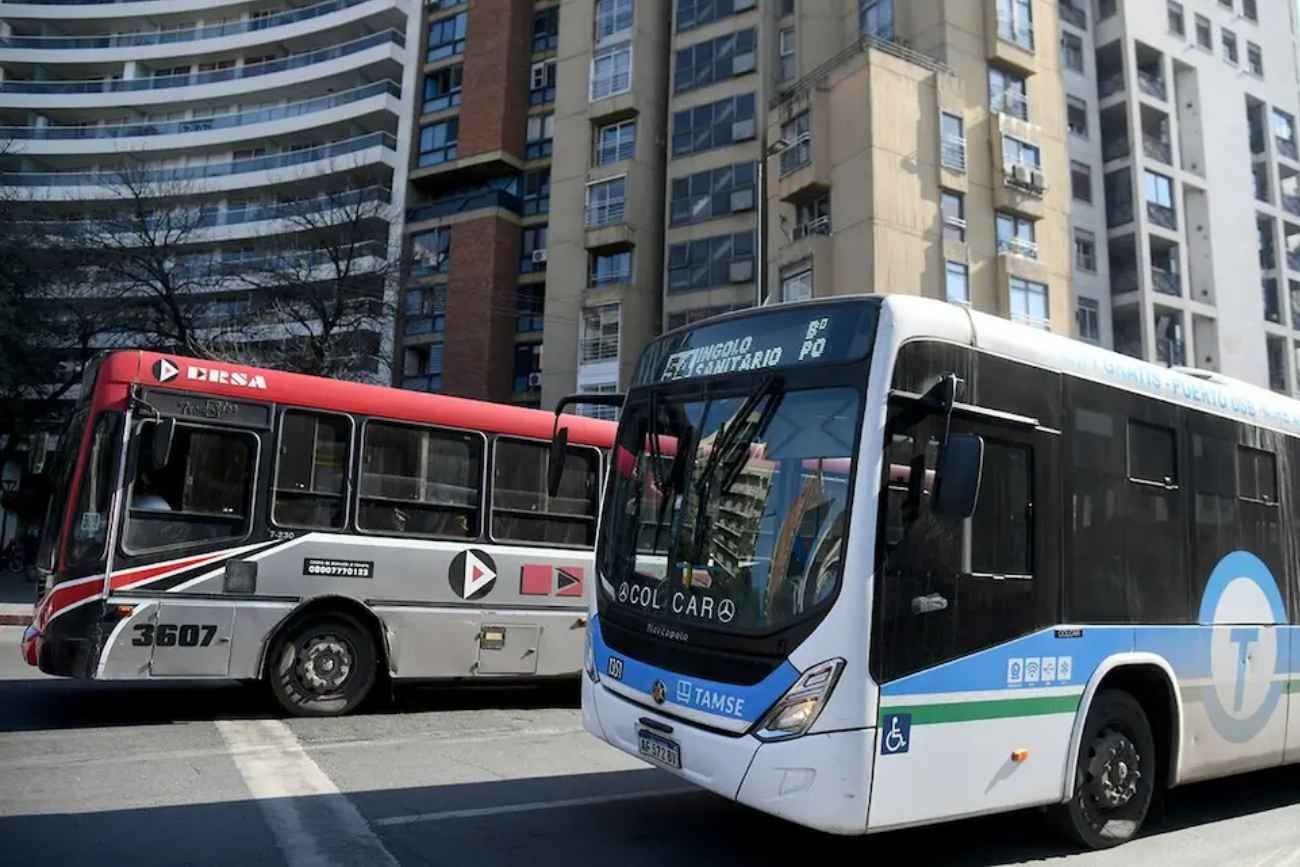 La UTA reclama mejoras salariales al Gobierno nacional y amenaza con un paro de colectivos.