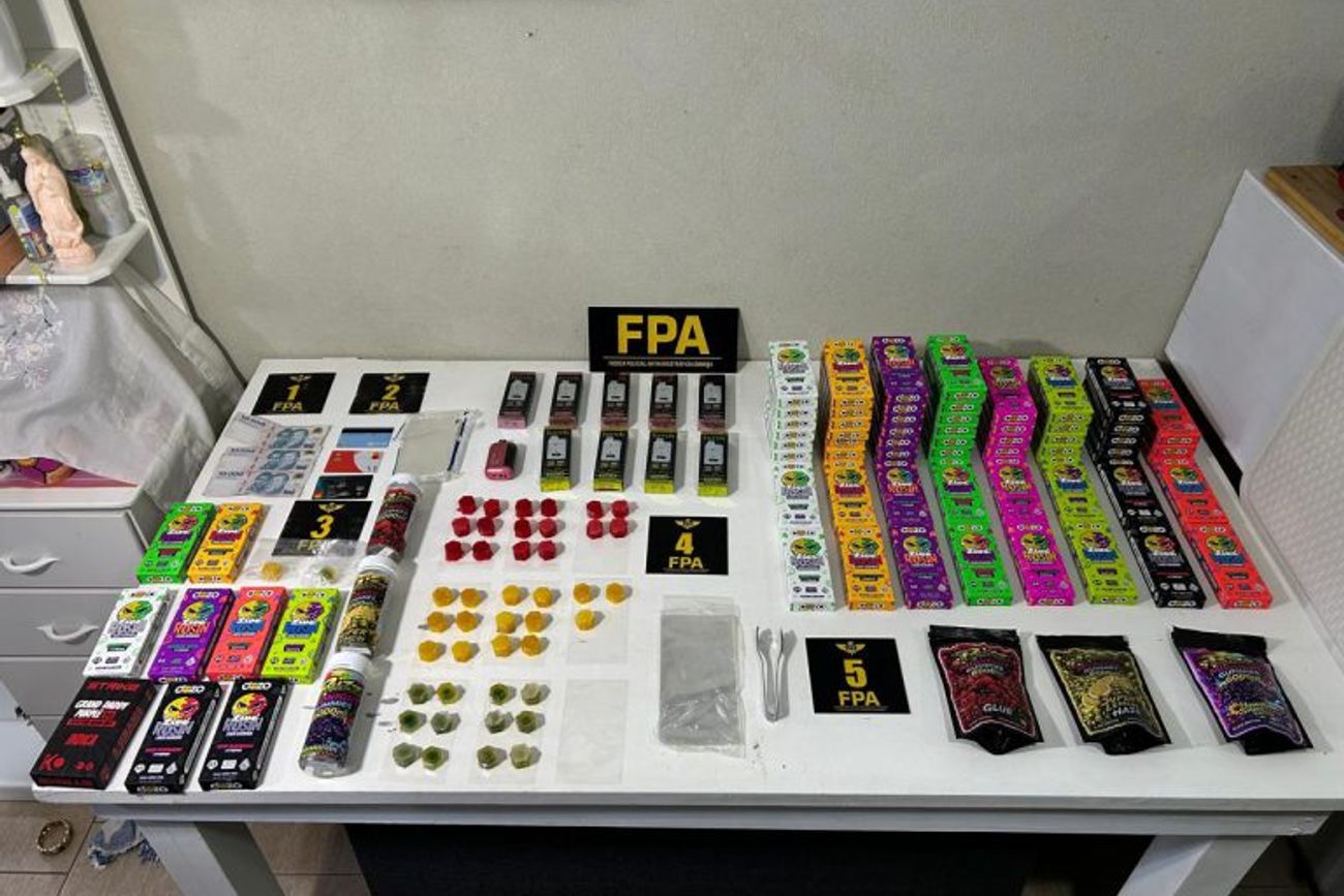 Arroyito: secuestraron vapers y golosinas con THC y hay un detenido