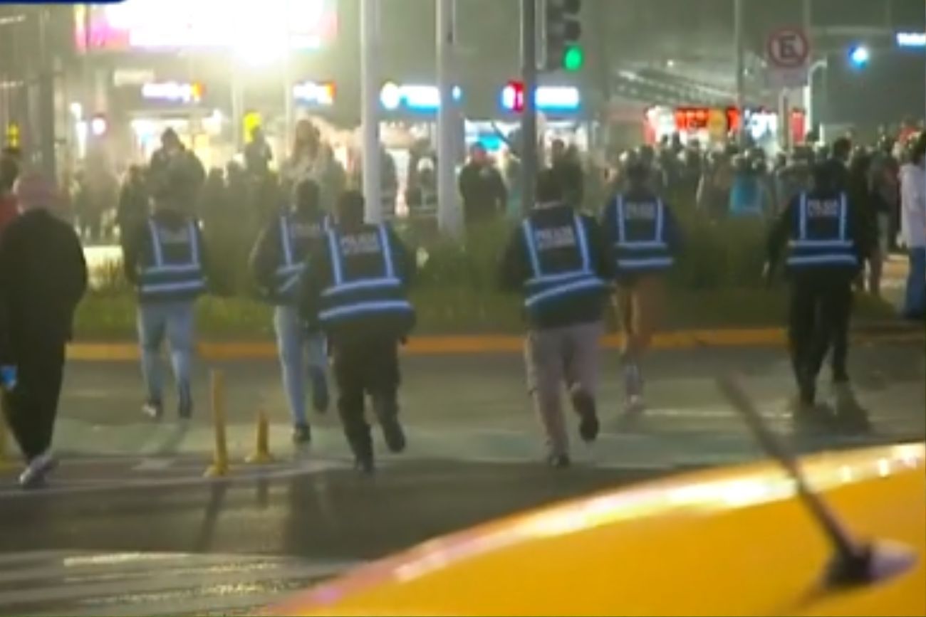 Incidentes en el Obelisco por el banderazo en homenaje al Indio Solari.