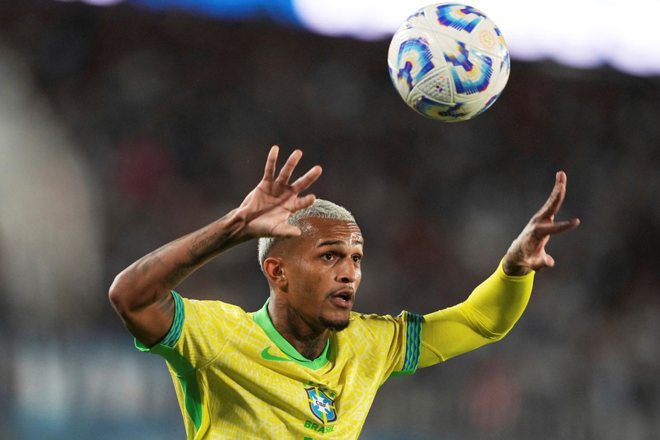Wesley durante el partido de Eliminatorias ante Argentina en Buenos Aires.