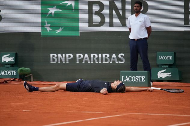 El alemán Alexander Zverev, número 3 del mundo, se consagró campeón de Roland Garros por primera vez. (AP)