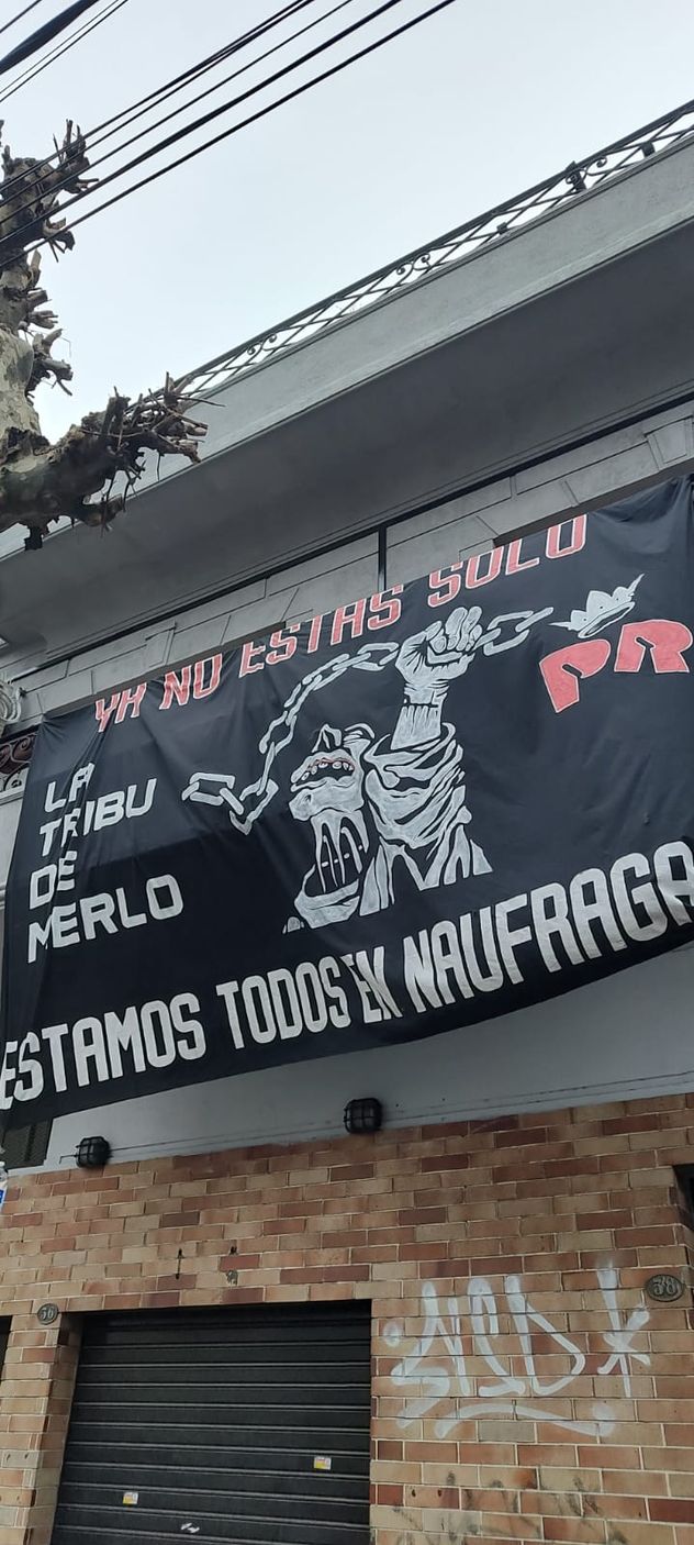 Los fanáticos despiden al Indio Solari en Avellaneda, provincia de Buenos Aires.